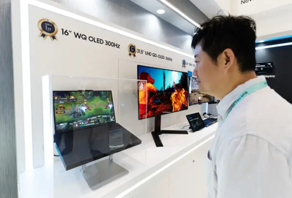 نمایشگر OLED