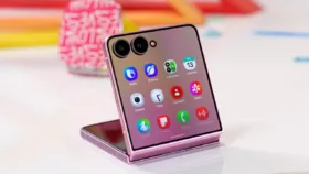 جعبه گشایی گلکسی زد فلیپ 8